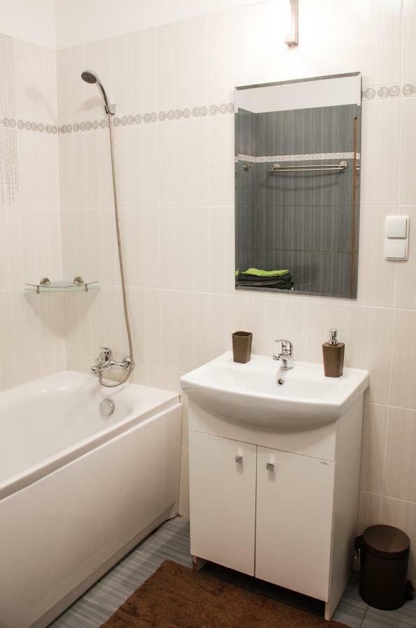 Apartament Centrum Gieldowa Warsaw Exterior photo