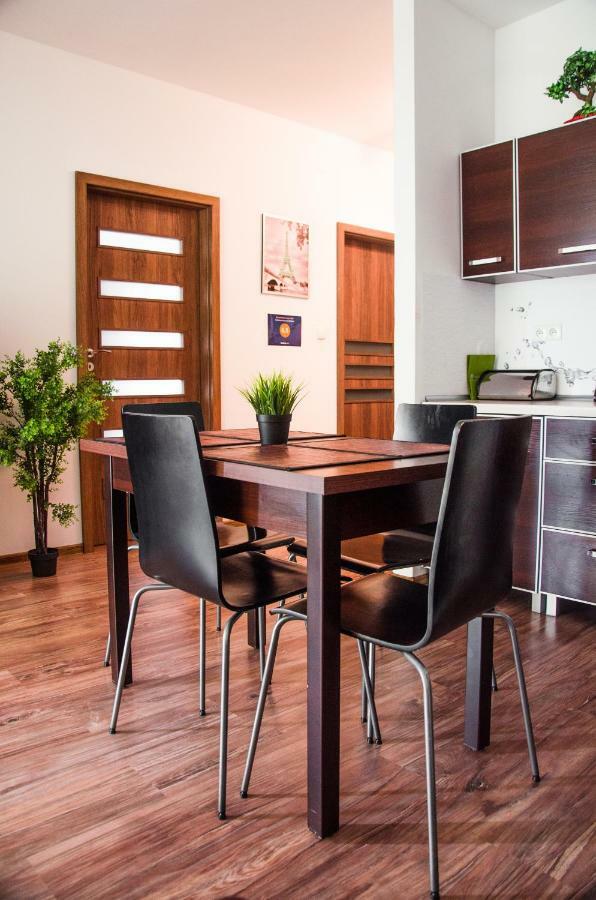 Apartament Centrum Gieldowa Warsaw Exterior photo